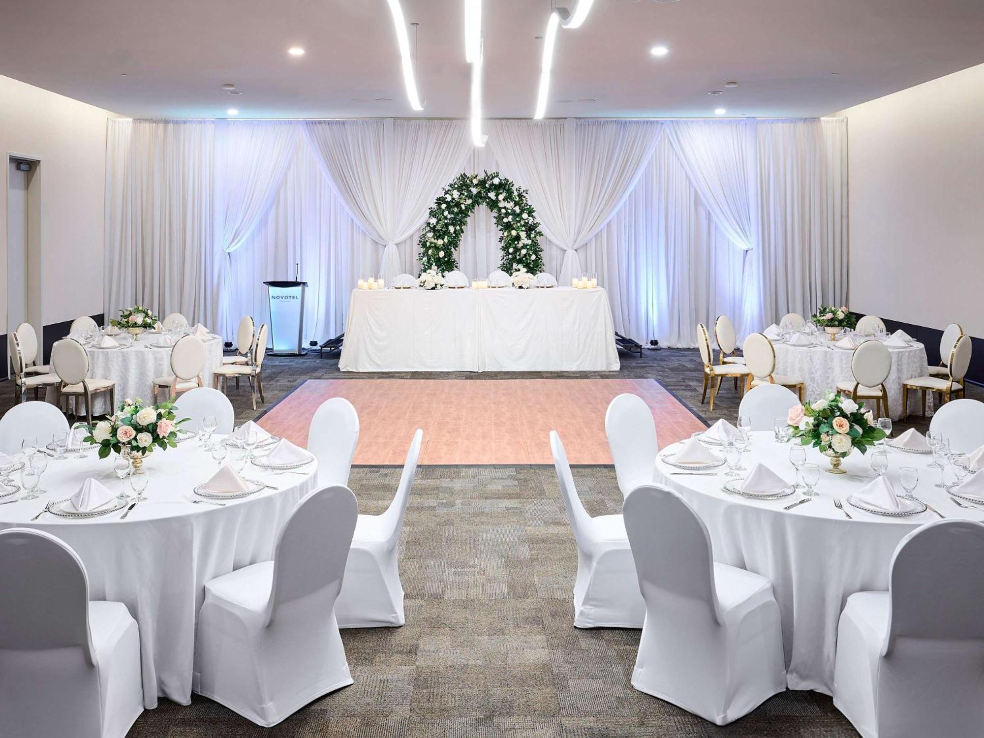 Novotel Toronto Vaughan Centre Екстериор снимка