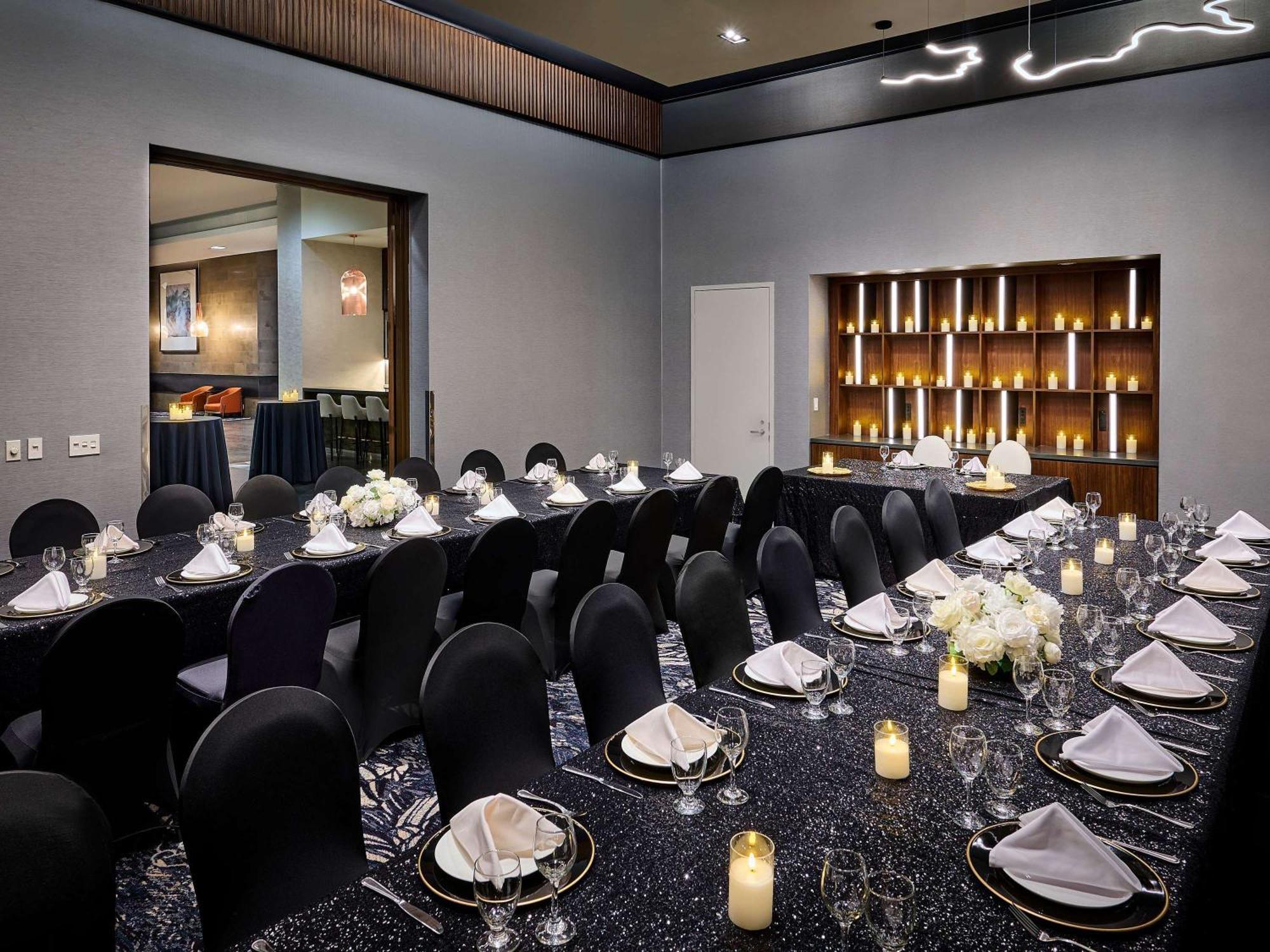 Novotel Toronto Vaughan Centre Екстериор снимка