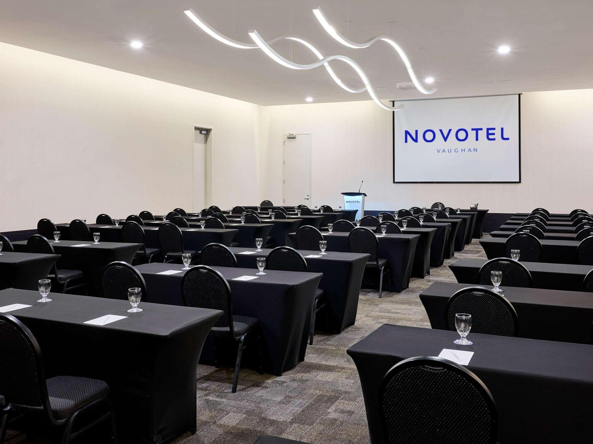 Novotel Toronto Vaughan Centre Екстериор снимка