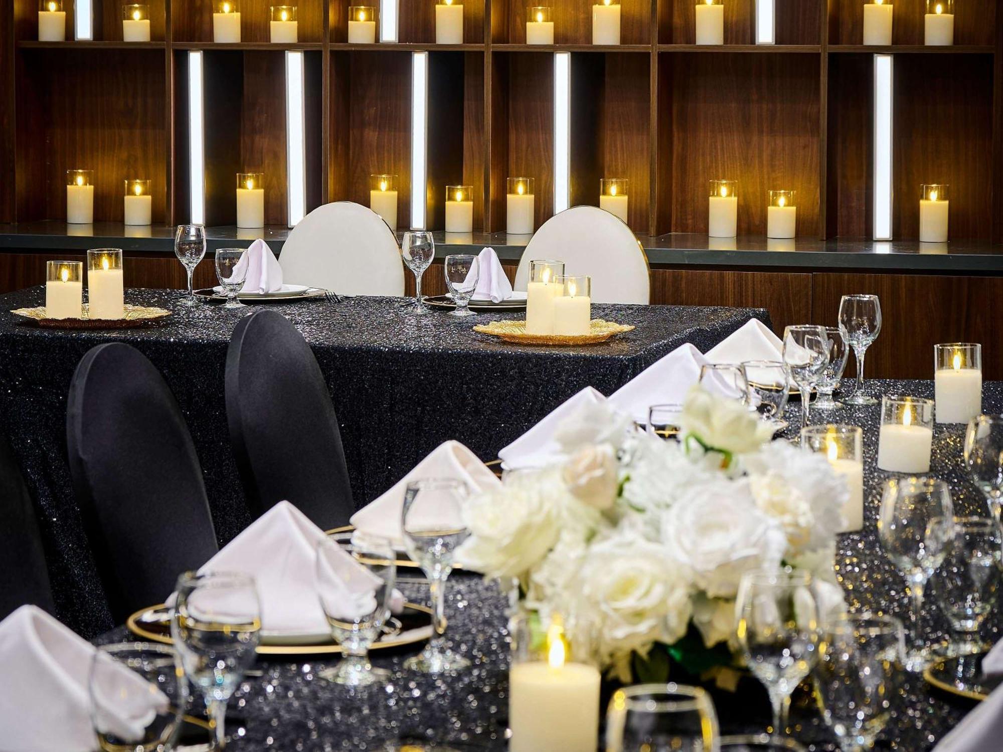 Novotel Toronto Vaughan Centre Екстериор снимка