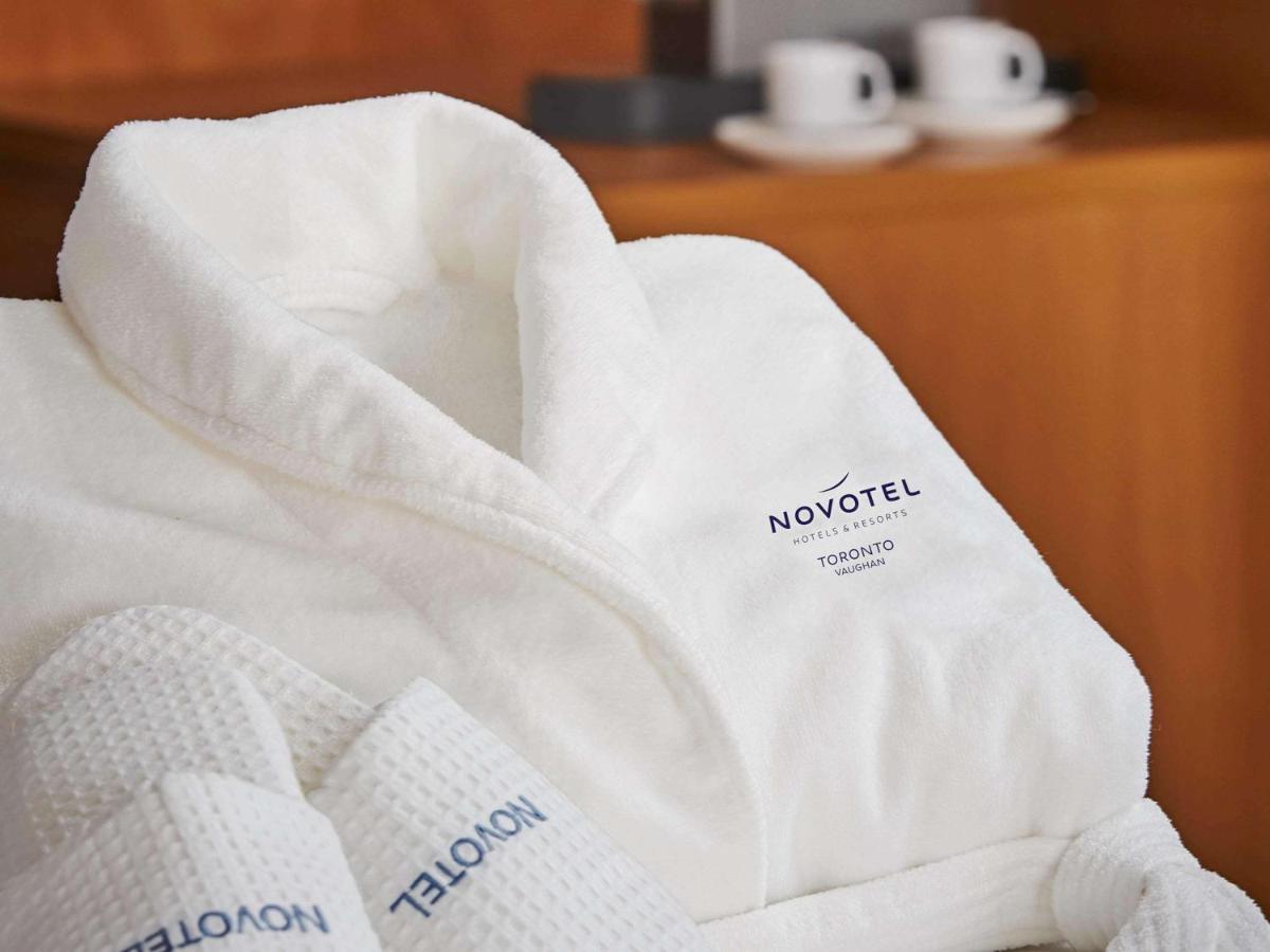 Novotel Toronto Vaughan Centre Екстериор снимка